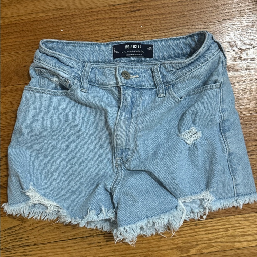 Hollister - Ultra High Rise Mom Short